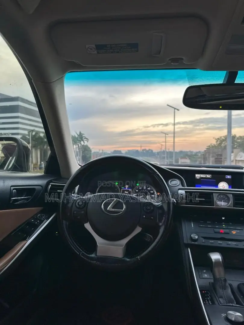 Lexus IS 200t 2016 Black