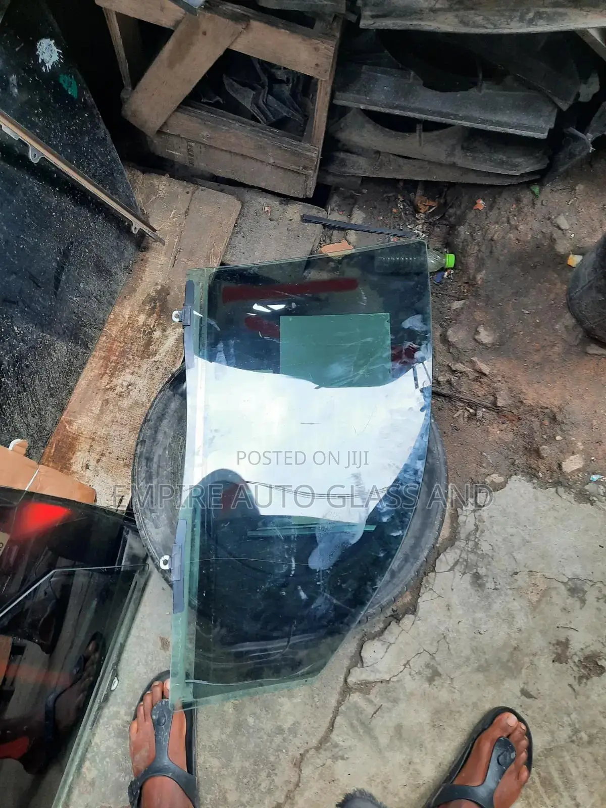 Front Door Glass for Toyota Tacoma 2010 Model Available
