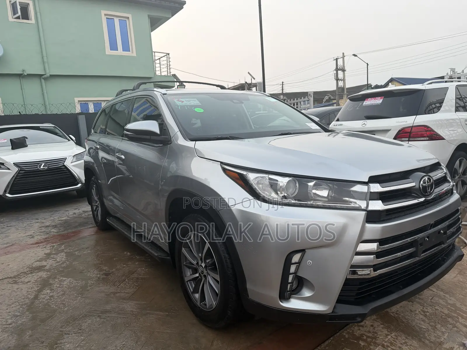 Toyota Highlander XLE 4x4 V6 (3.5L 6cyl 8A) 2018 Silver