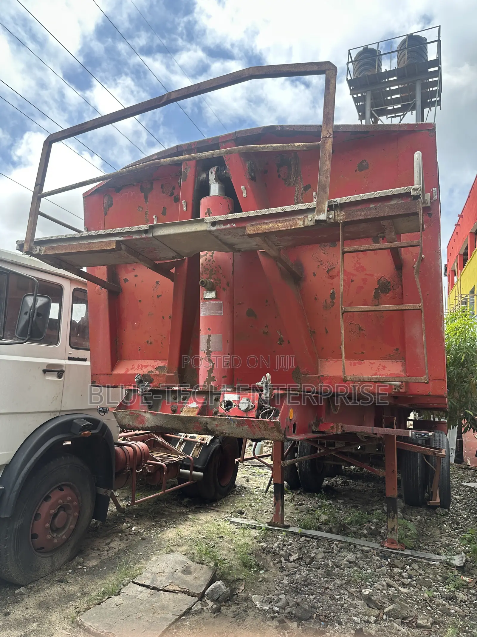 Heavy-Duty 8 Tyres Double-Axle Tipper Bucket Traile