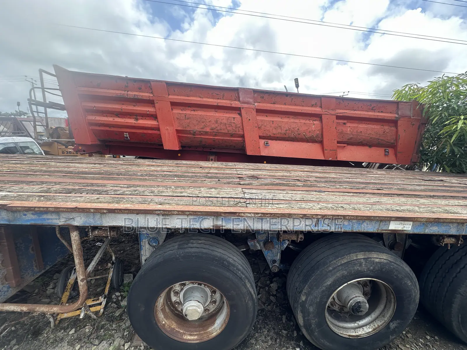 Heavy-Duty 8 Tyres Double-Axle Tipper Bucket Traile