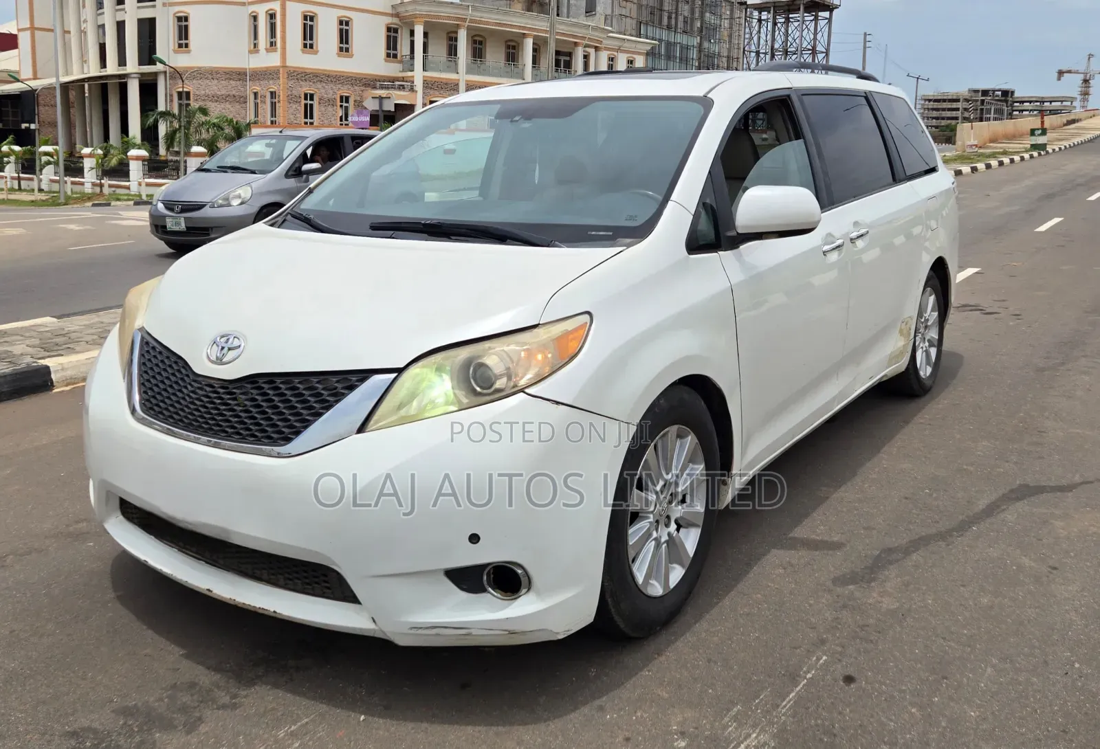 Toyota Sienna 2010 White