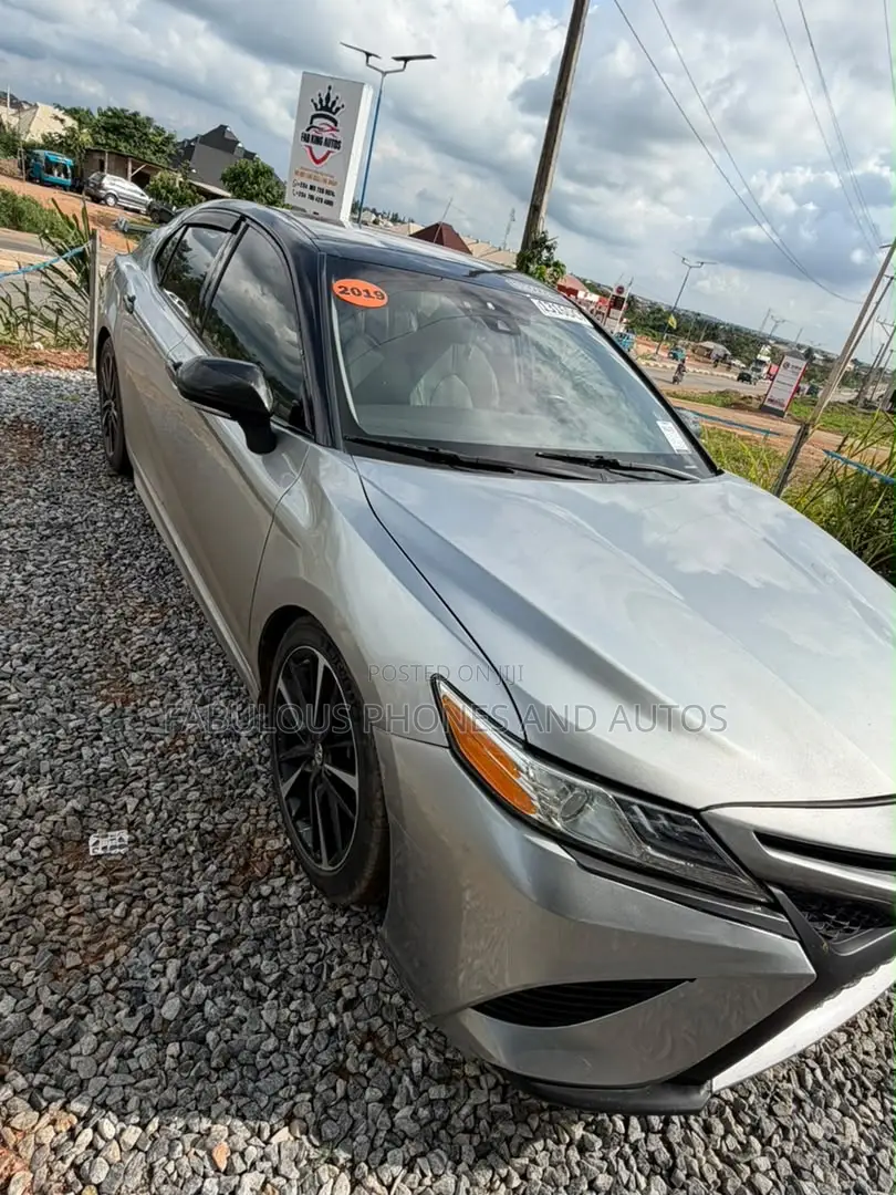 Toyota Camry XSE (2.5L 4cyl 8A) 2019 Gray