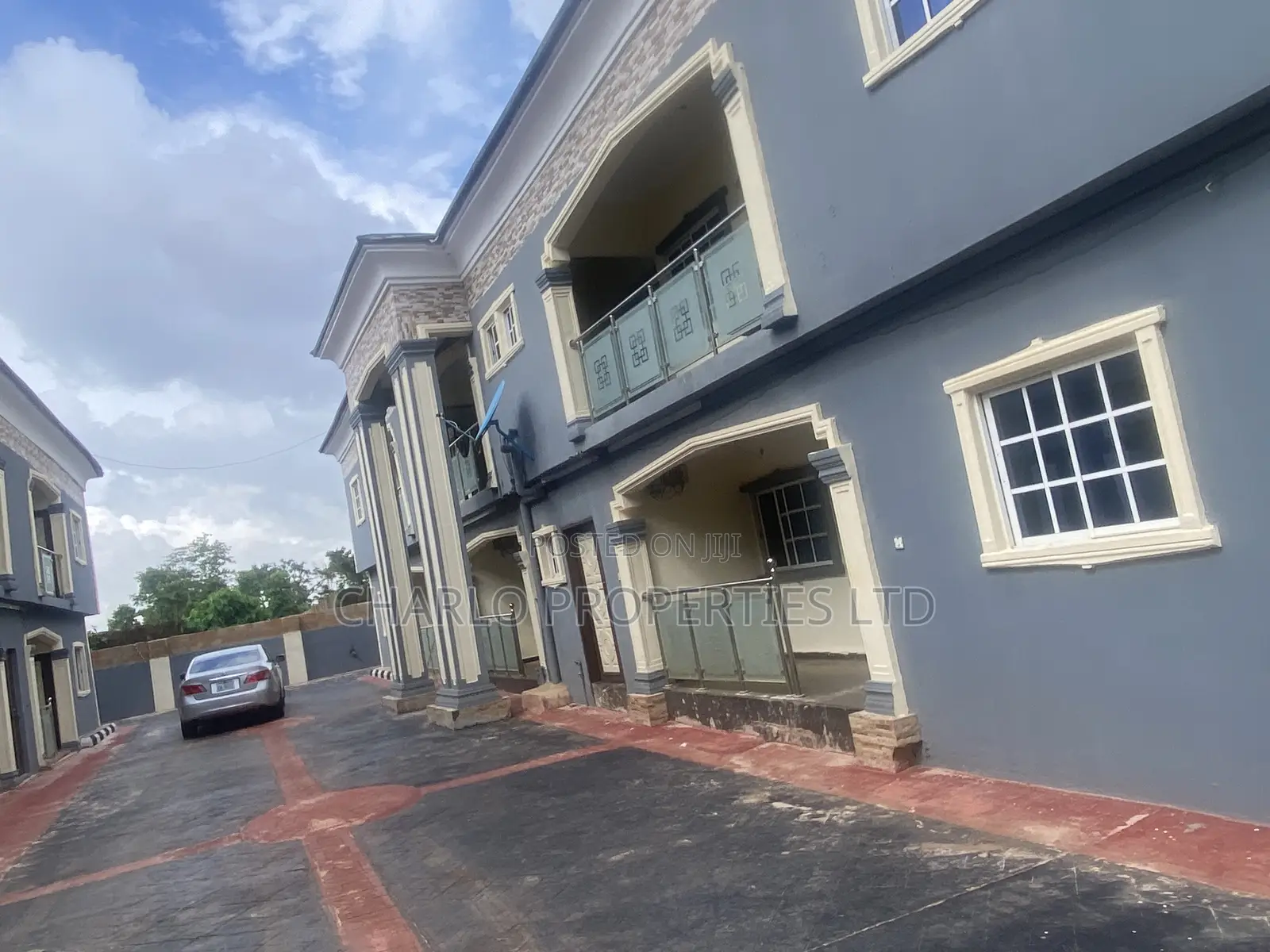 Furnished 20bdrm Block of Flats in Benin City for sale