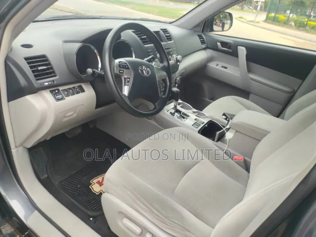 Toyota Highlander 2012 Gray