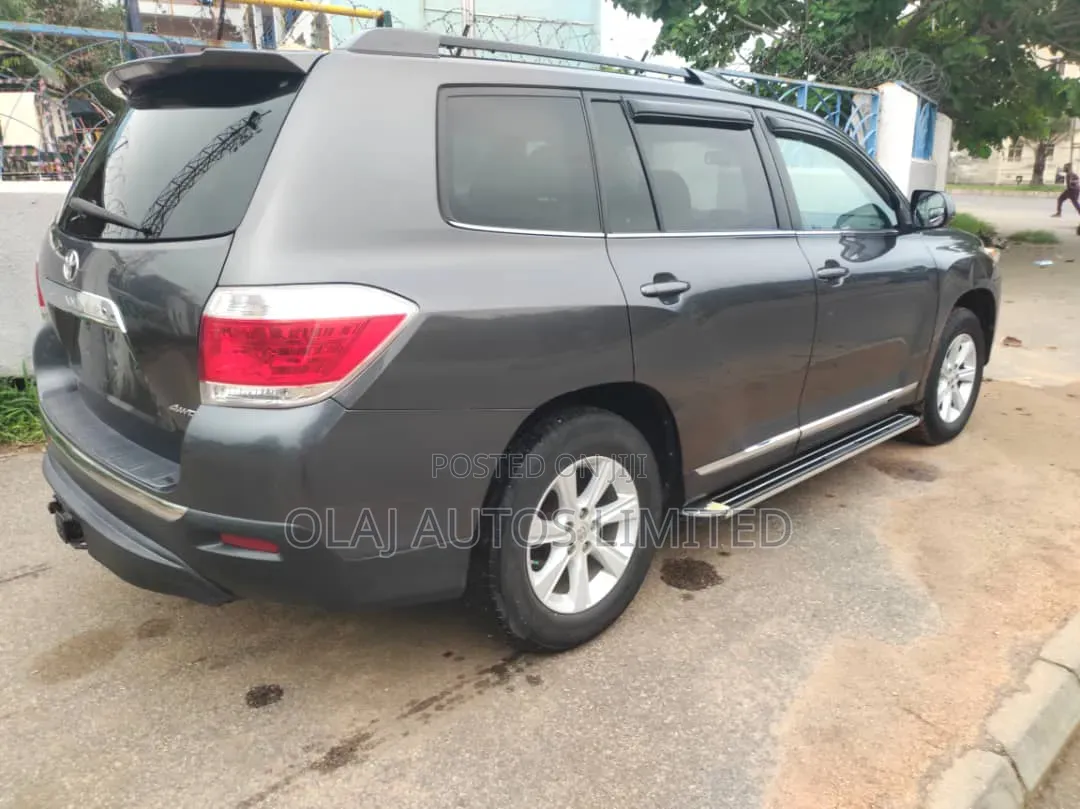 Toyota Highlander 2012 Gray