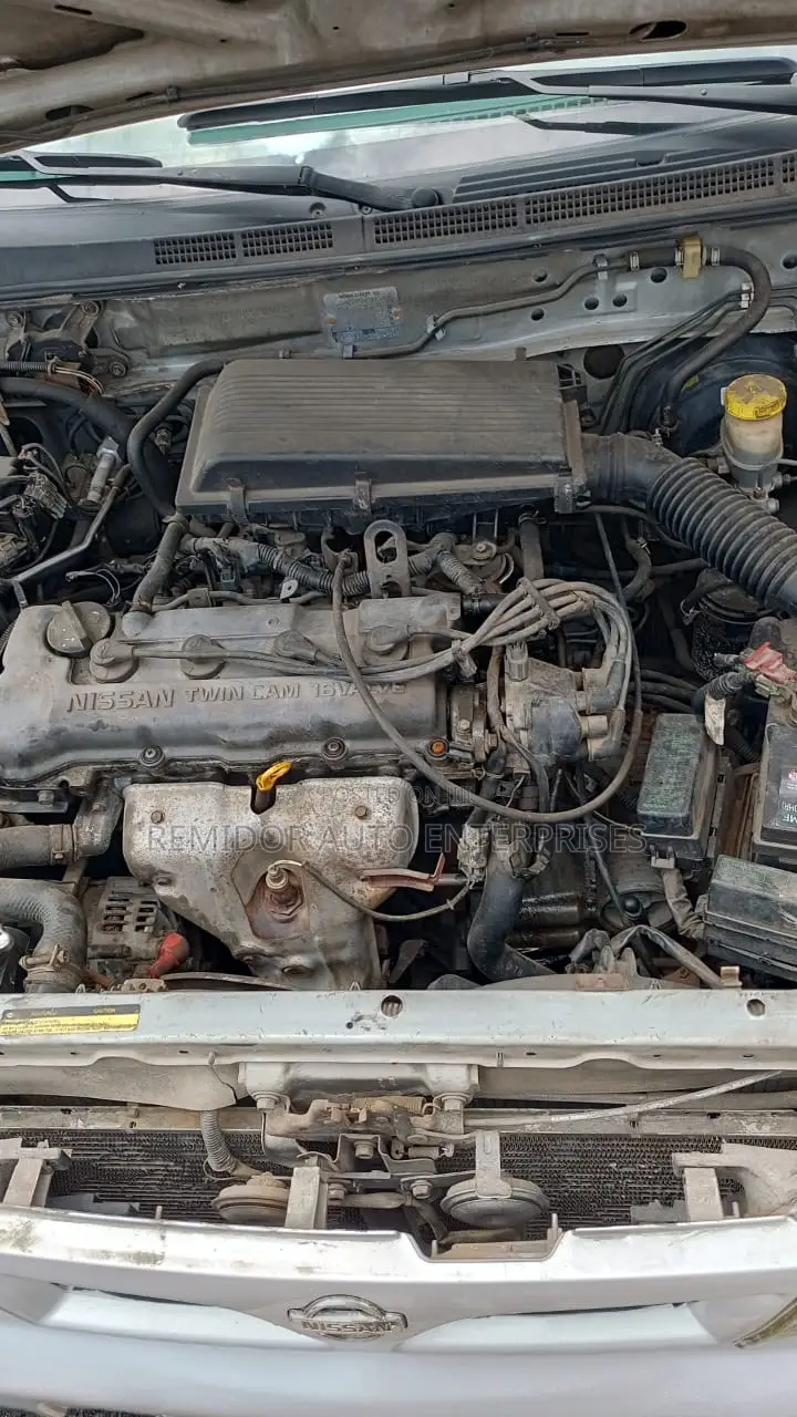 Nissan Almera 1999 Silver