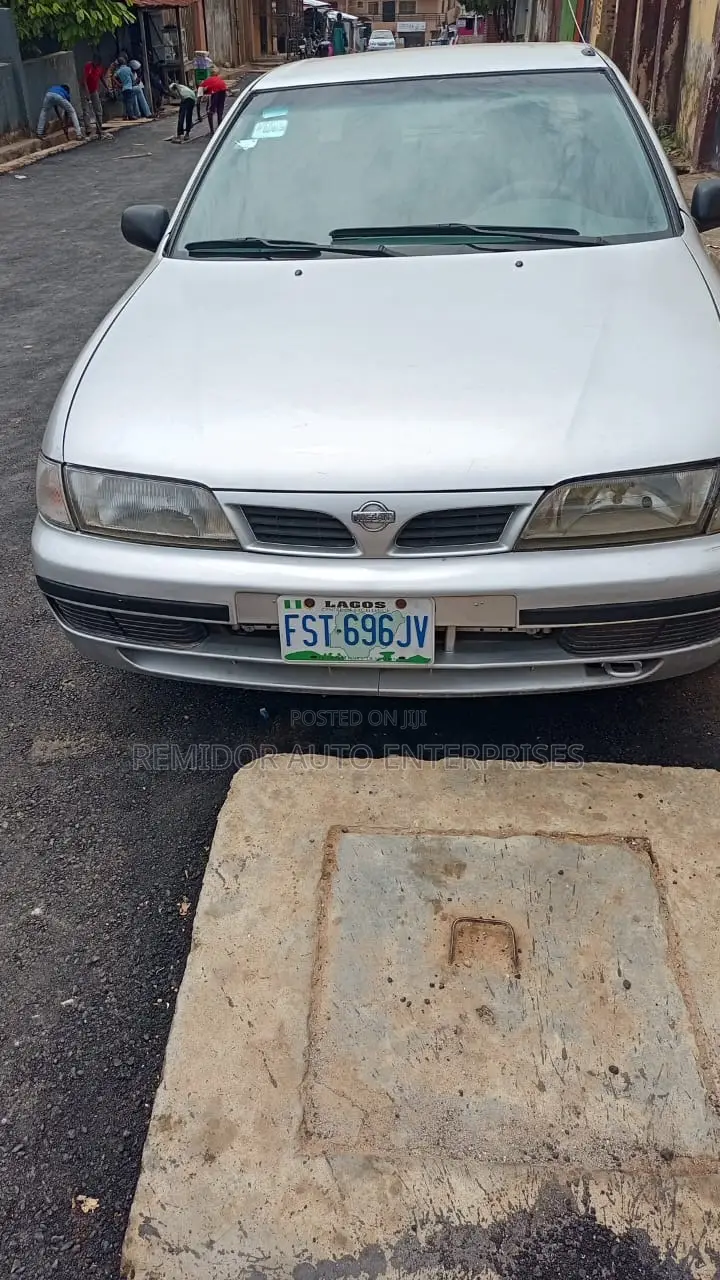 Nissan Almera 1999 Silver