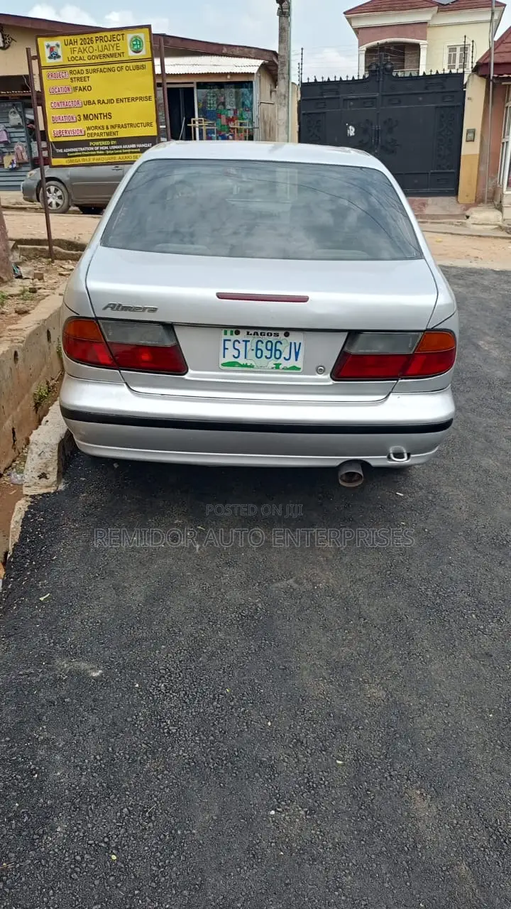 Nissan Almera 1999 Silver