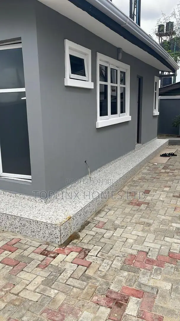 4bdrm Duplex in Beach Estate, Ogudu GRA for sale