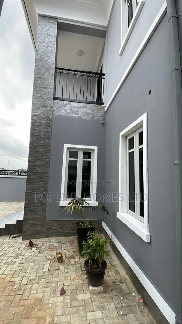 4bdrm Duplex in Beach Estate, Ogudu GRA for sale