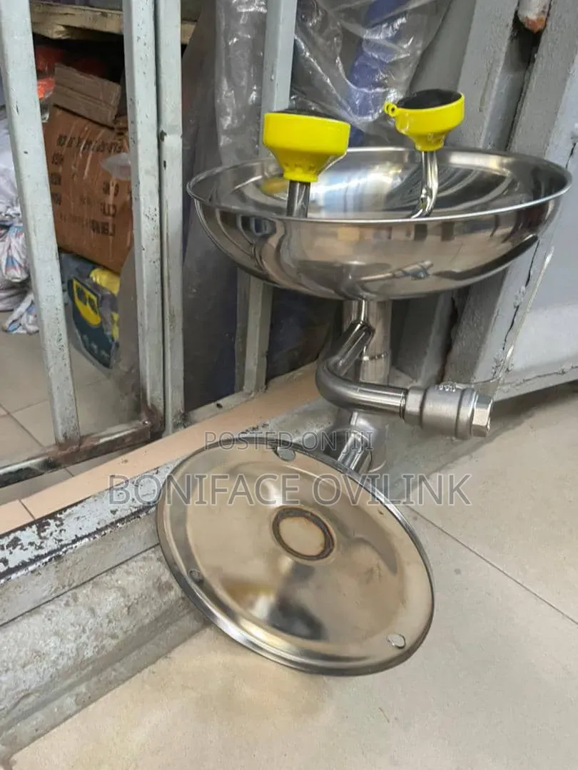 Wall-Mounted Stainless Steel Emergency Eyewash Station
