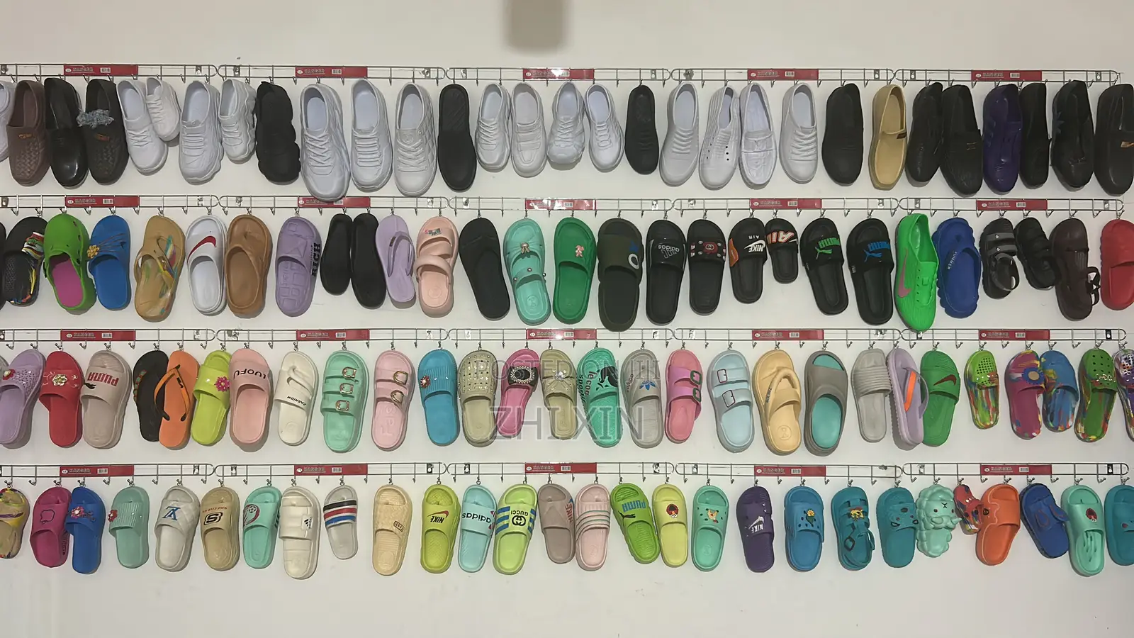 Large Stock Slippers Wholesale | ZHIXIN Footwear Factory Kano