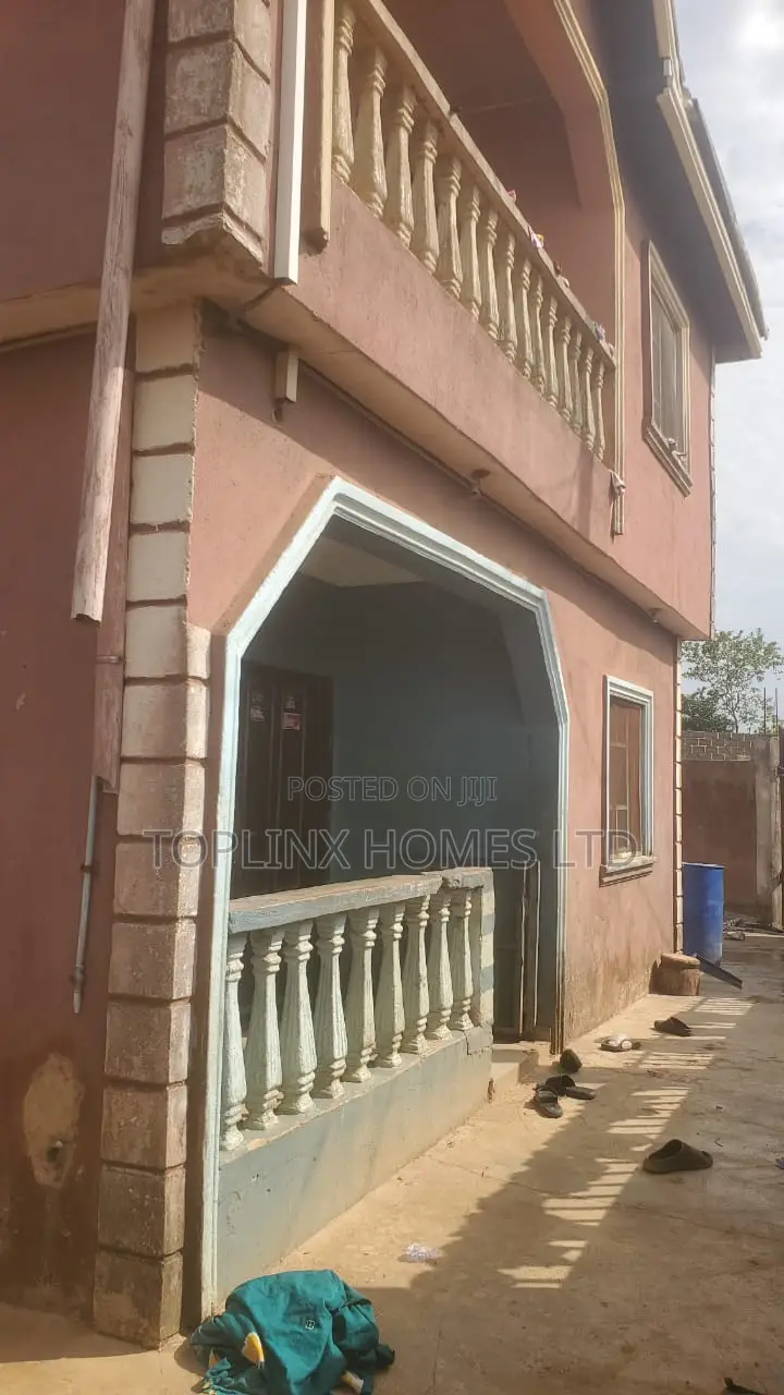 2bdrm Block of Flats in Amofe Adetoyese for sale