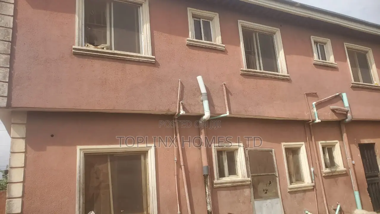 2bdrm Block of Flats in Amofe Adetoyese for sale
