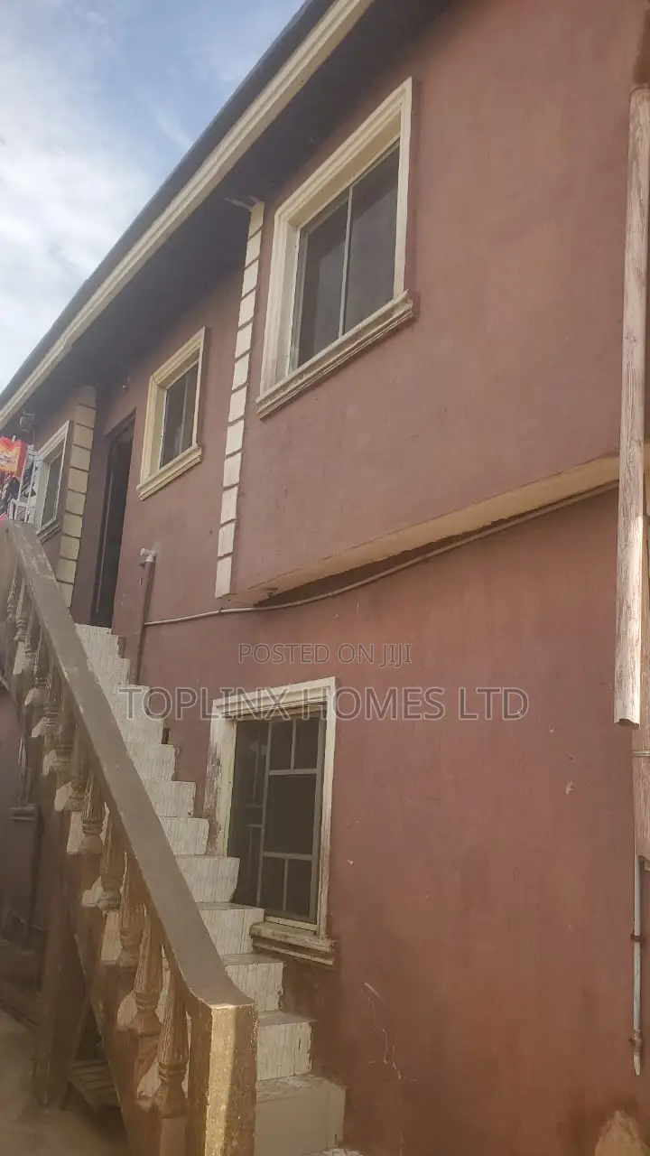2bdrm Block of Flats in Amofe Adetoyese for sale