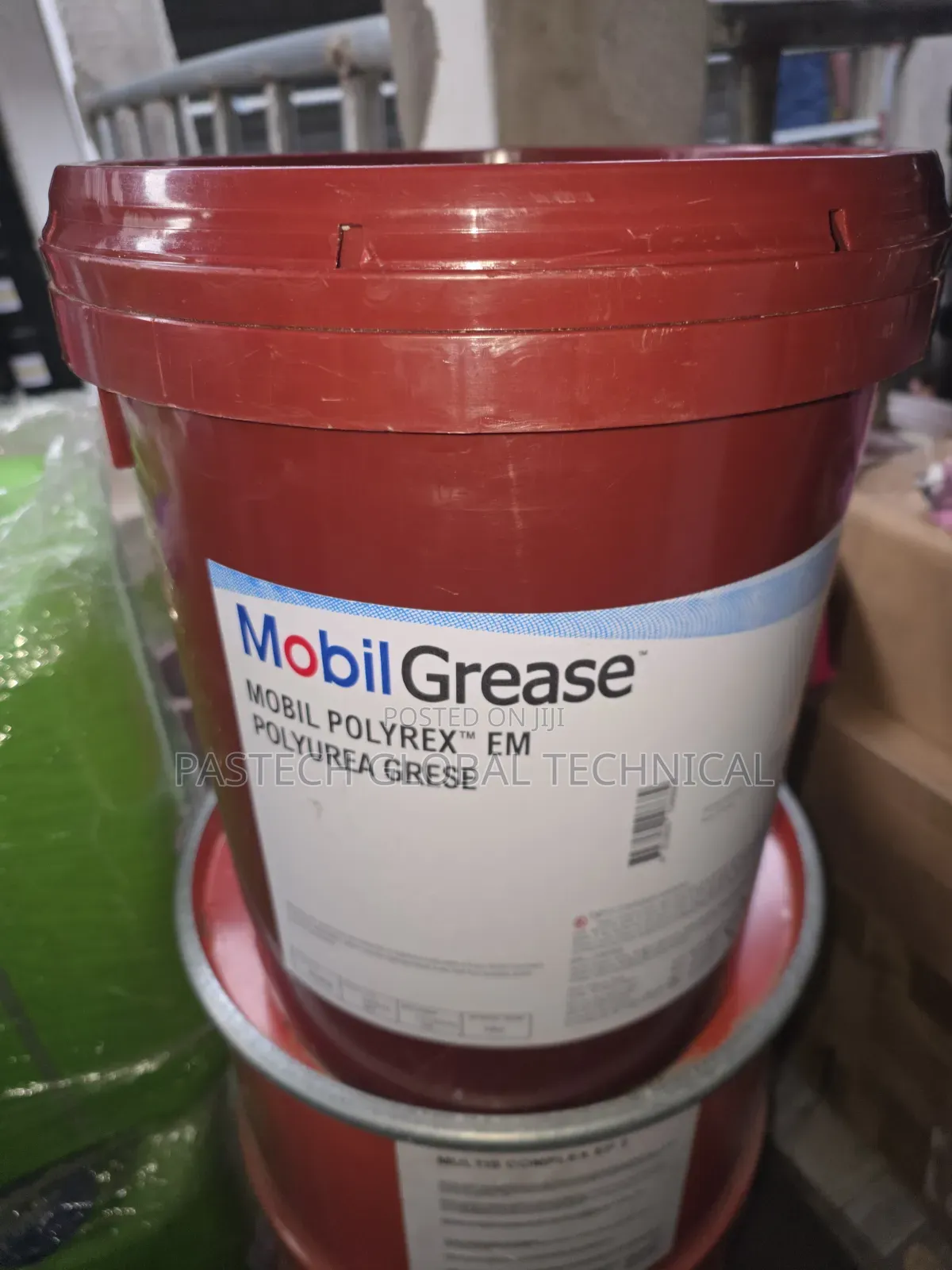 Mobil Polyrex EM Polyurea Grease