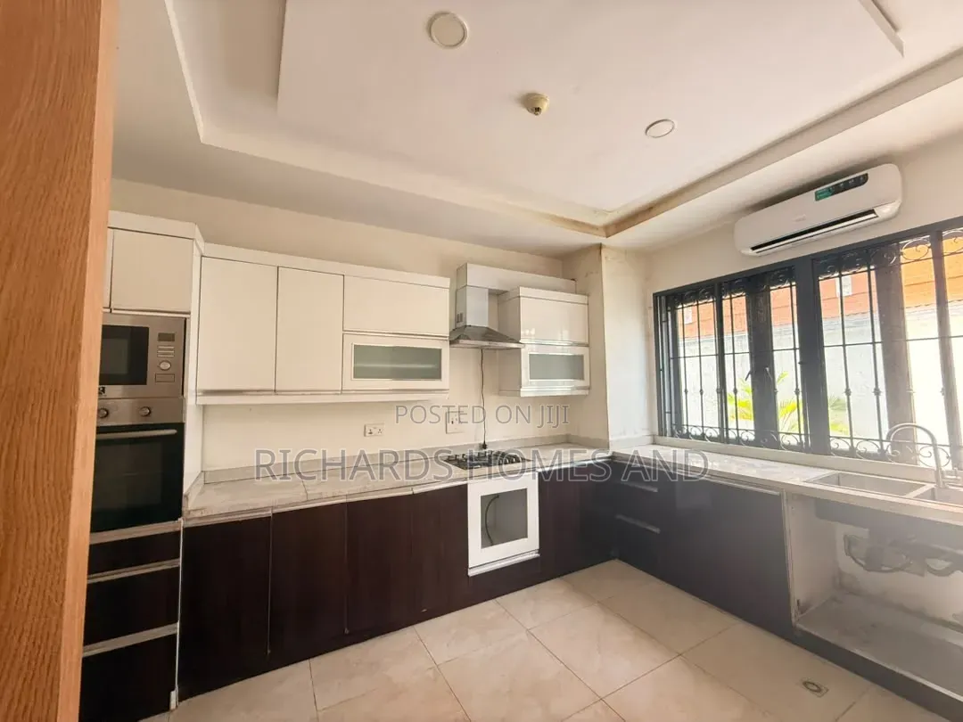 4bdrm Duplex in Banana Island Estate for rent