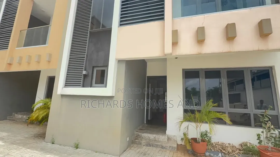 4bdrm Duplex in Banana Island Estate for rent