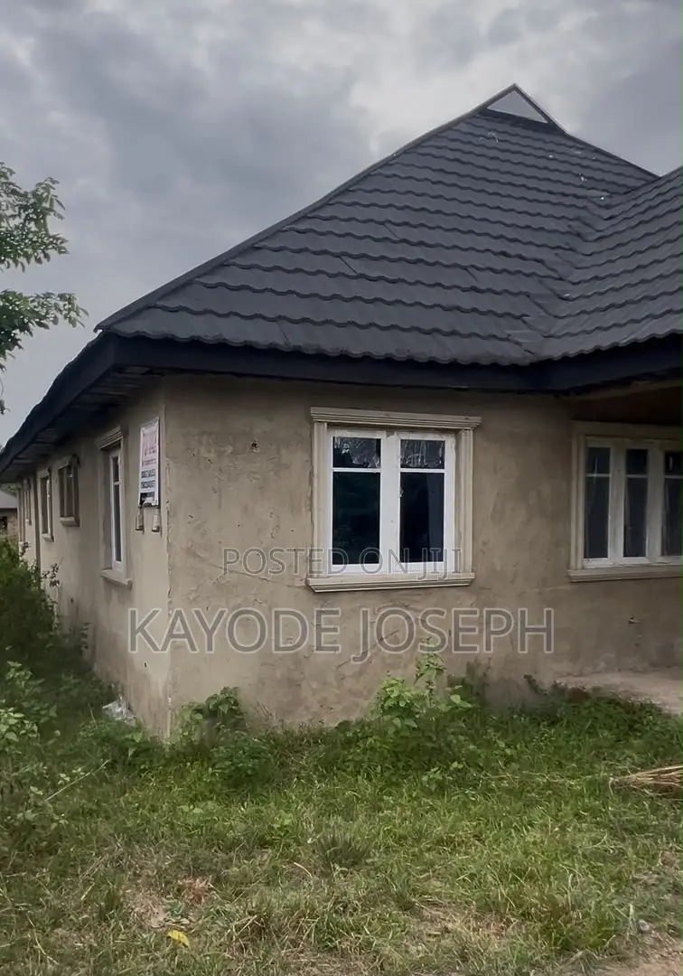 3bdrm Bungalow in Lagelu for sale