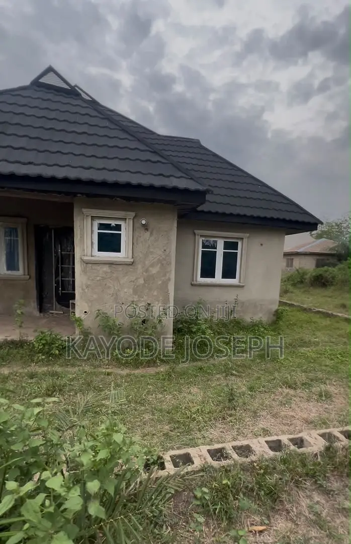 3bdrm Bungalow in Lagelu for sale
