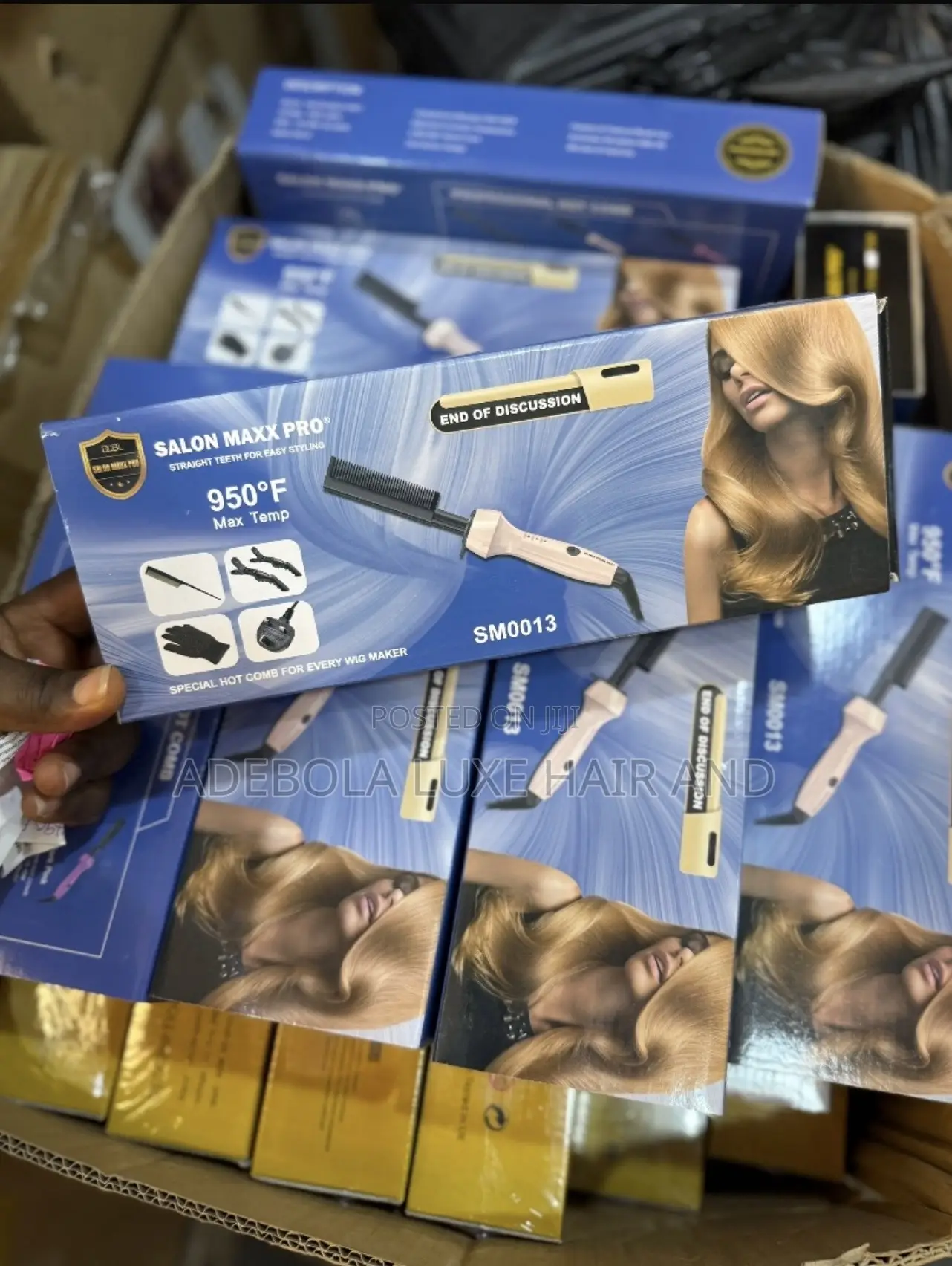 SALON MAXX PRO Hot Comb Heats Up to 950F