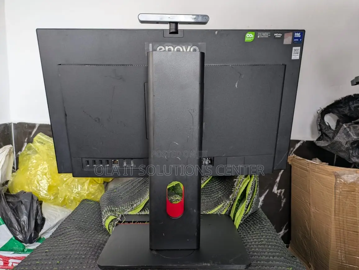 Lenovo ThinkCentre M900 32GB Intel Core Ultra 7 SSD 512GB