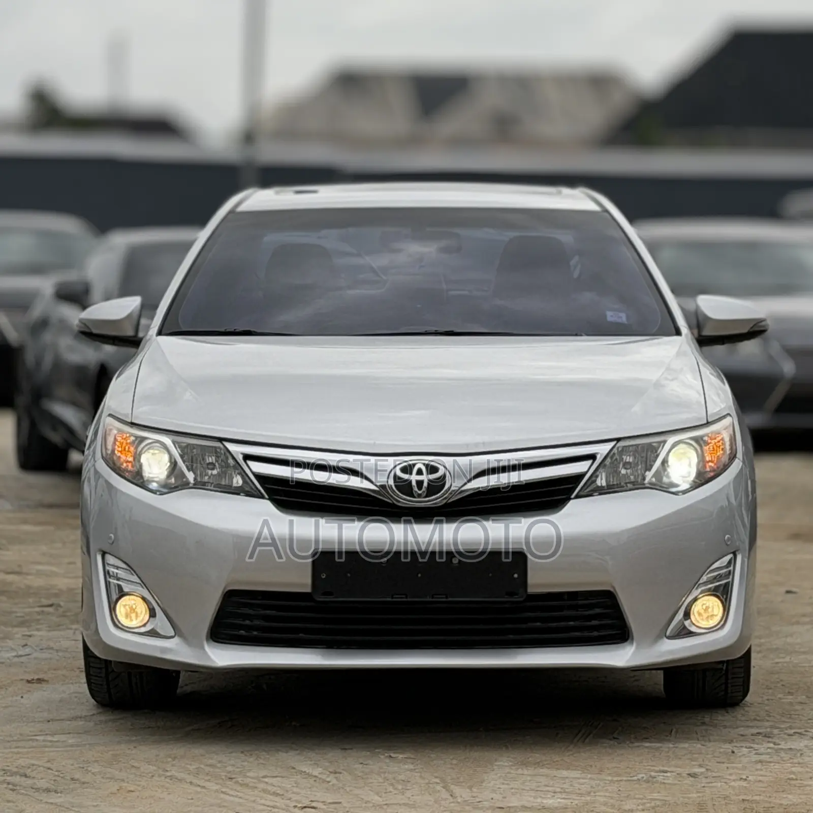 Toyota Camry XLE 4dr Sedan (2.5L 4cyl 6A) 2013 Silver