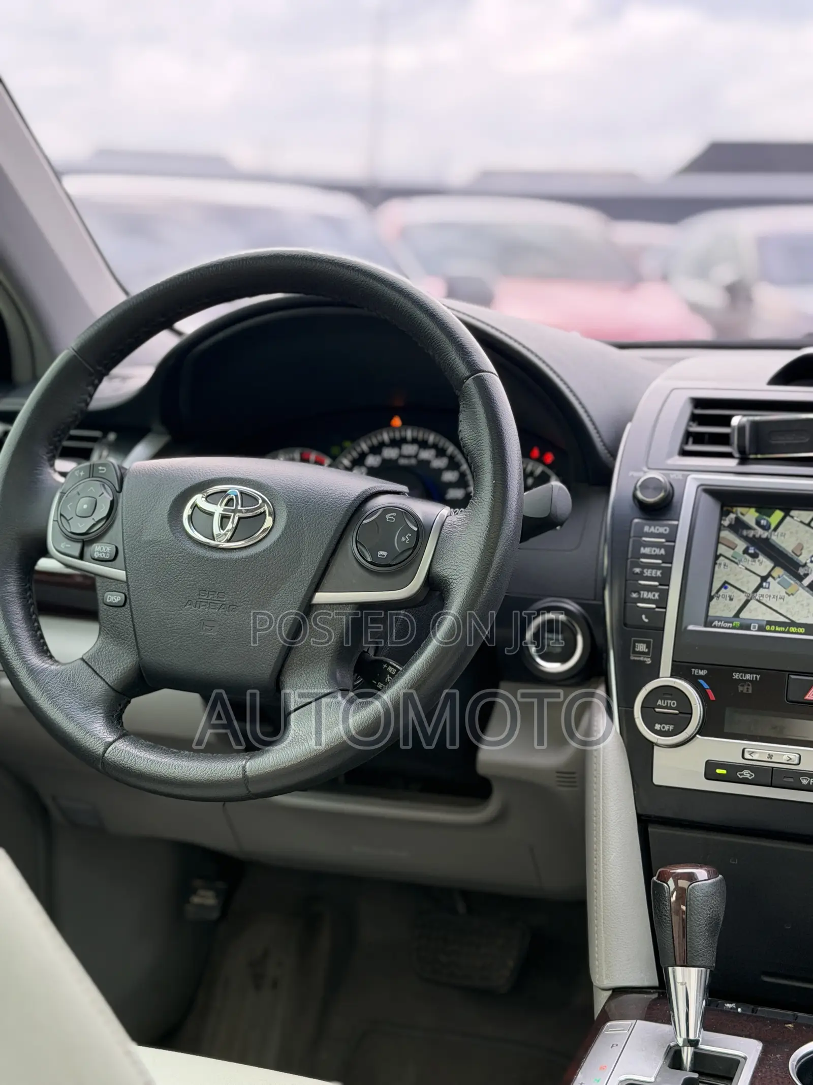 Toyota Camry XLE 4dr Sedan (2.5L 4cyl 6A) 2013 Silver
