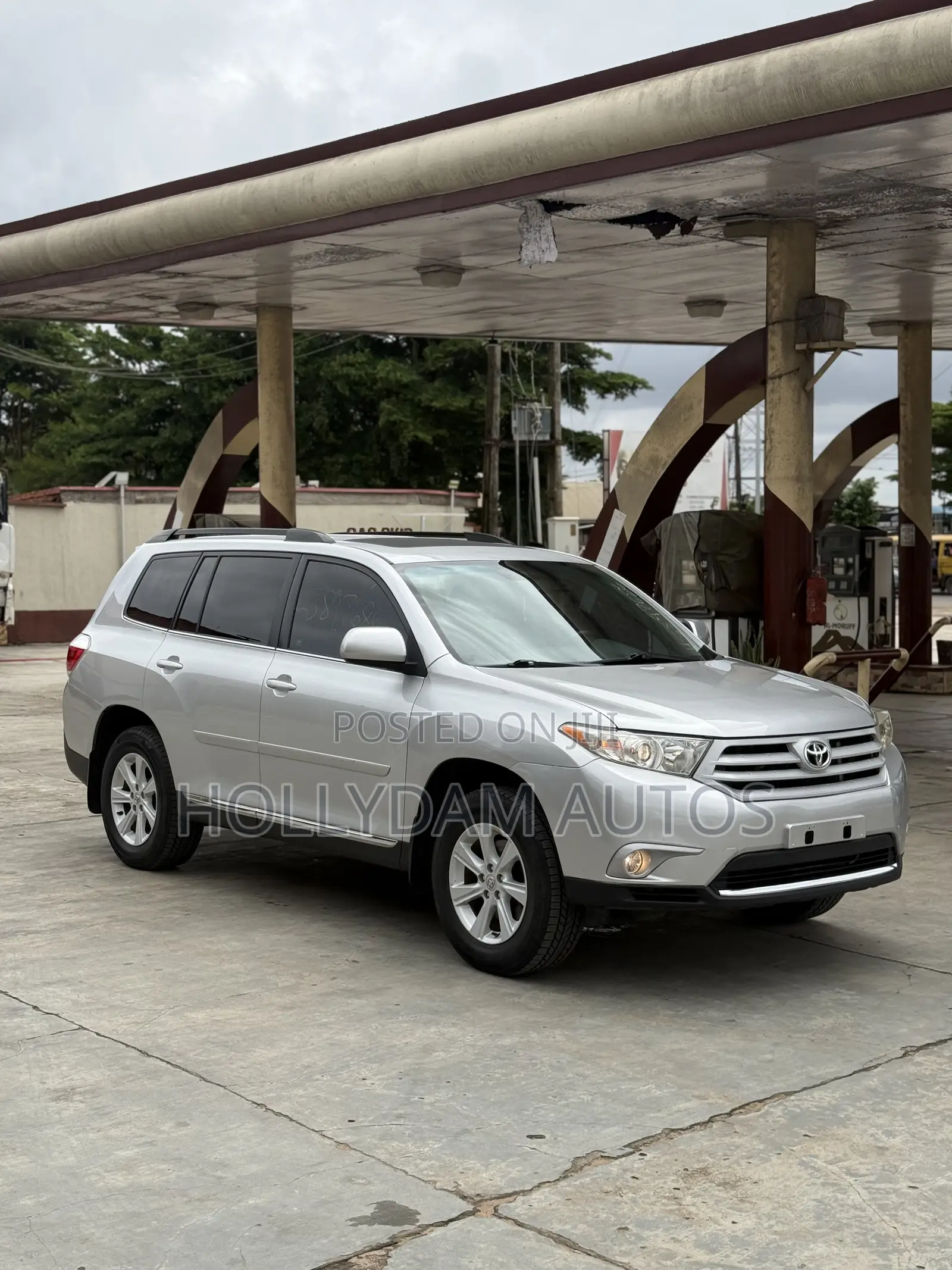 Toyota Highlander SE 3.5L 4WD 2013 Silver
