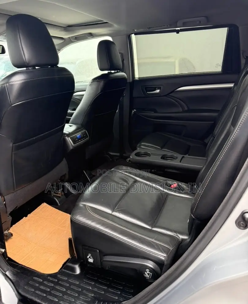Toyota Highlander XLE V6 4x4 (3.5L 6cyl 6A) 2016 Silver