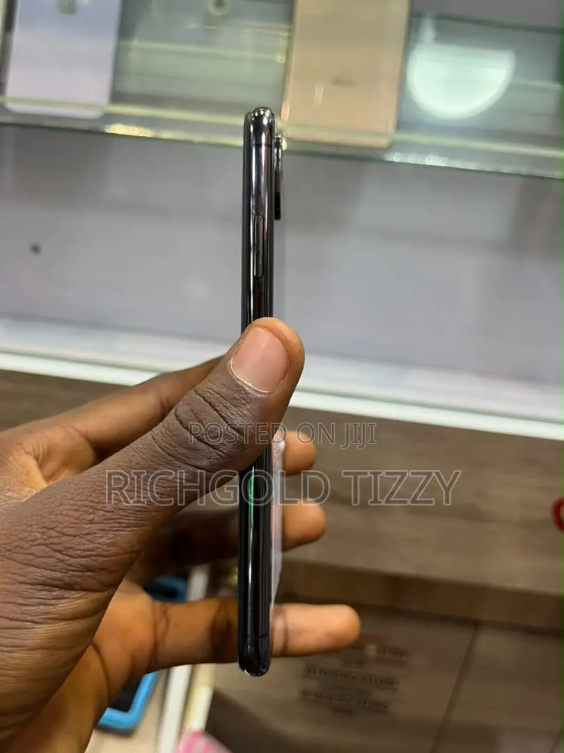 Apple iPhone XS Max 64 GB Black