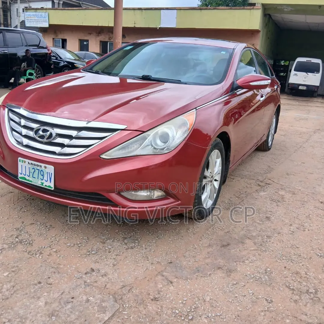 Hyundai Sonata Limited 2.0T Sedan (2.0L 4cyl 6A) 2012 Red