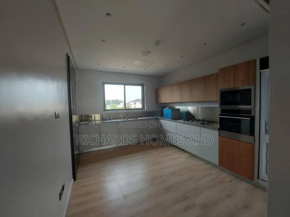 3bdrm Apartment in Banana Island for rent