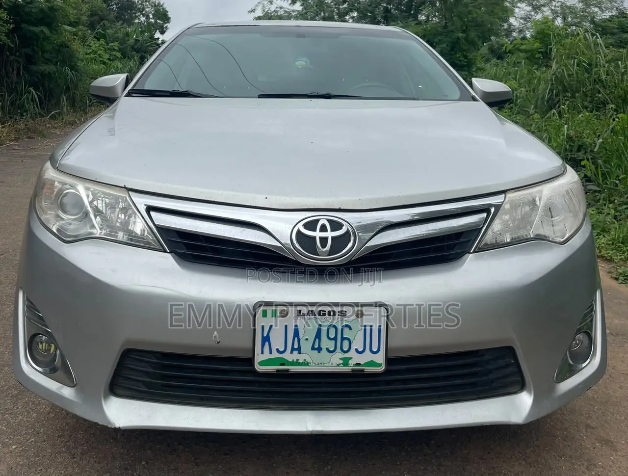 Toyota Camry LE 4dr Sedan (2.5L 4cyl 6A) 2013 Silver