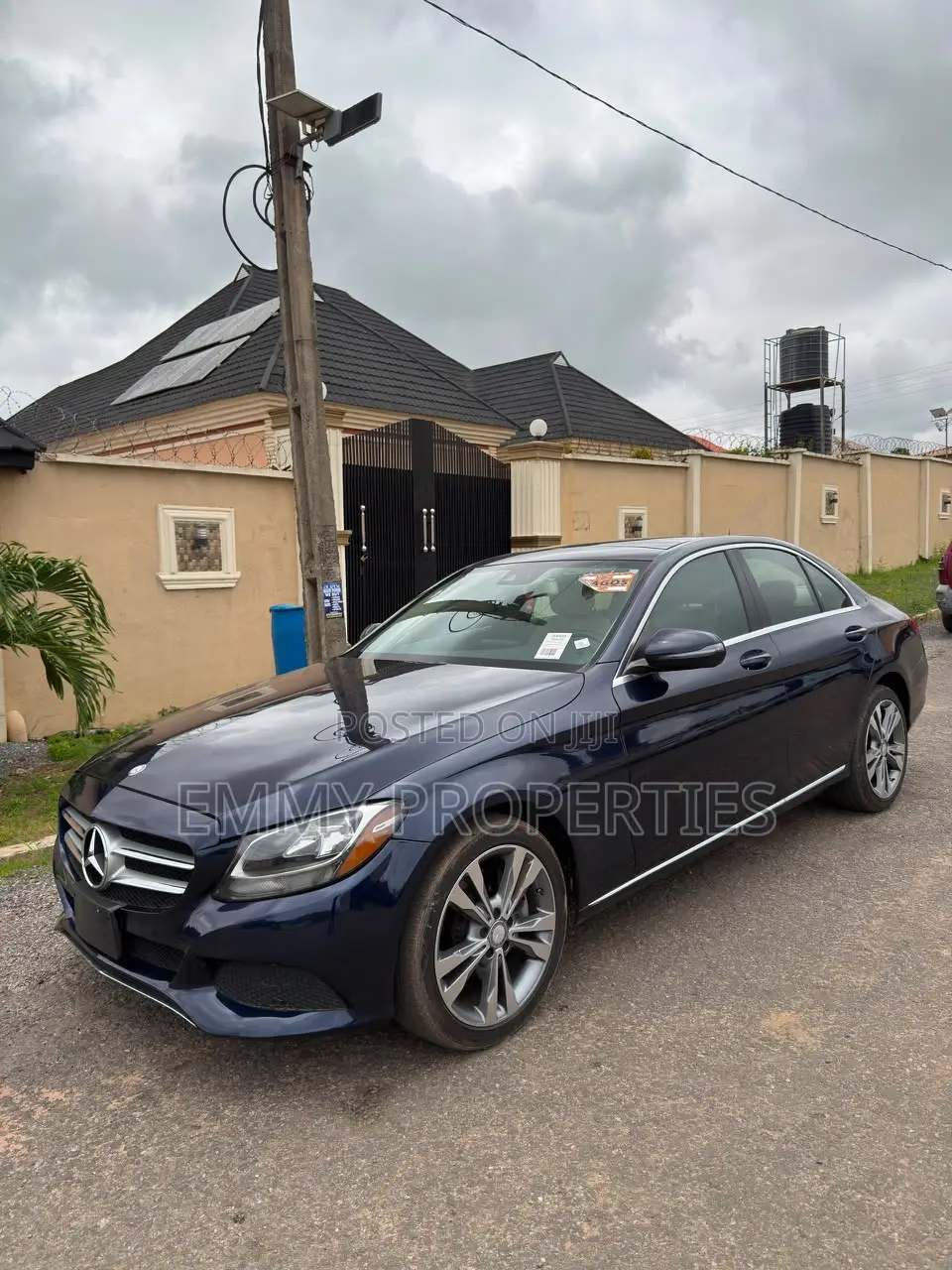 Mercedes-Benz C300 2017 Blue