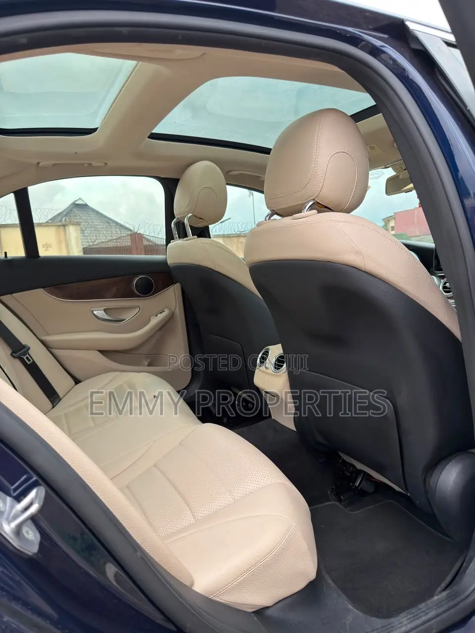 Mercedes-Benz C300 2017 Blue