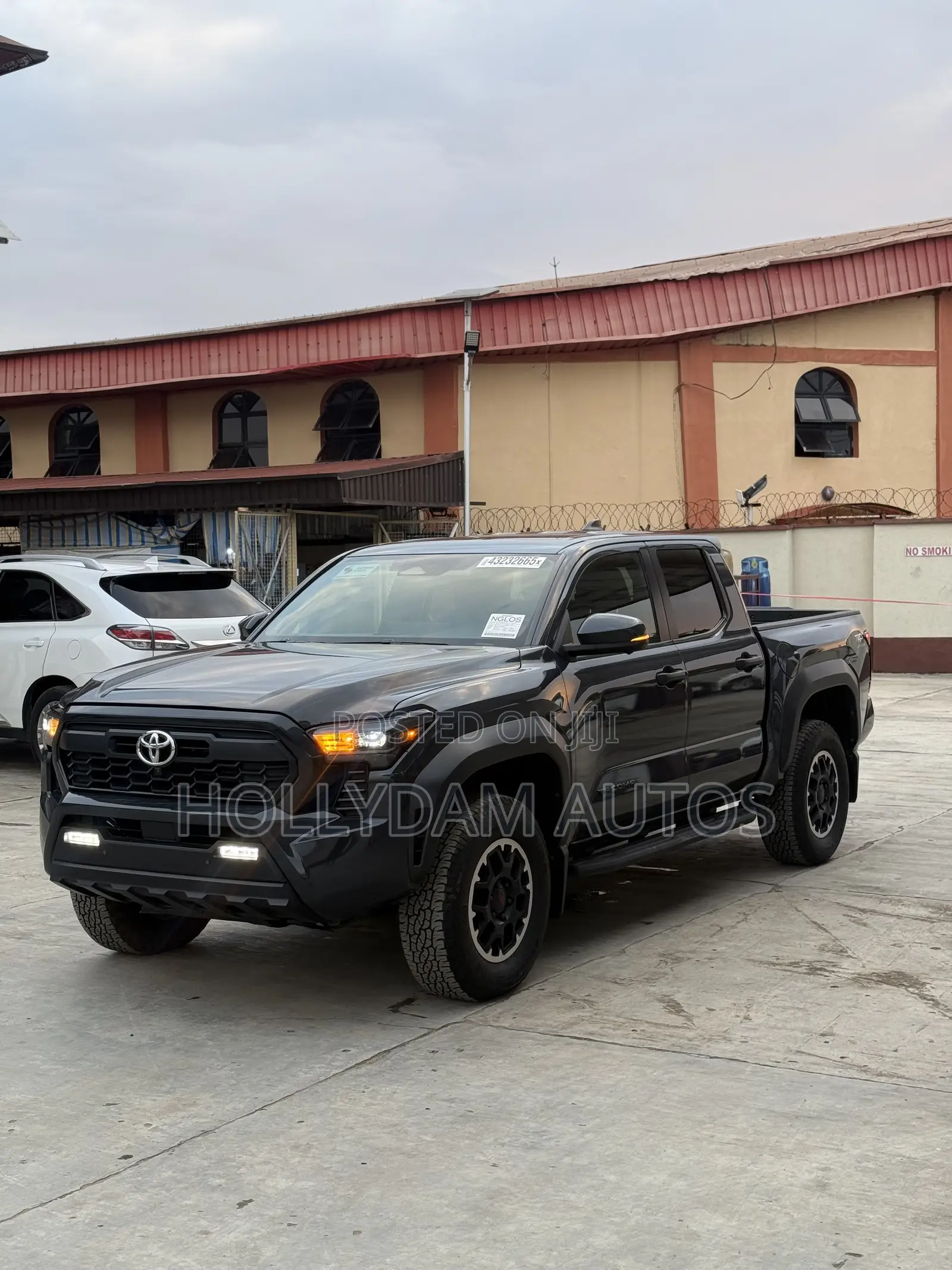 Toyota Tacoma SR5 Access Cab 6' Bed AT 2024 Black