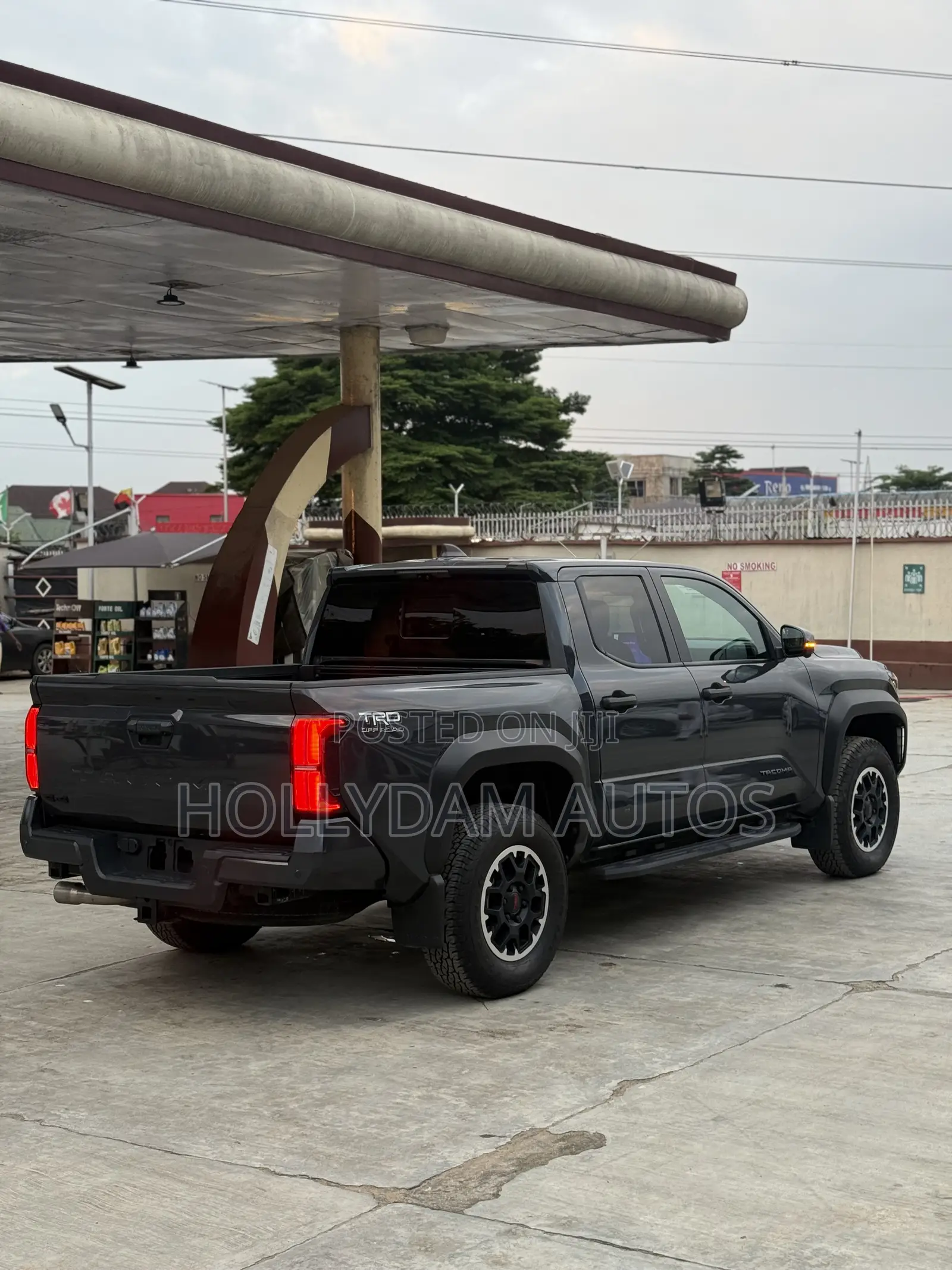 Toyota Tacoma SR5 Access Cab 6' Bed AT 2024 Black