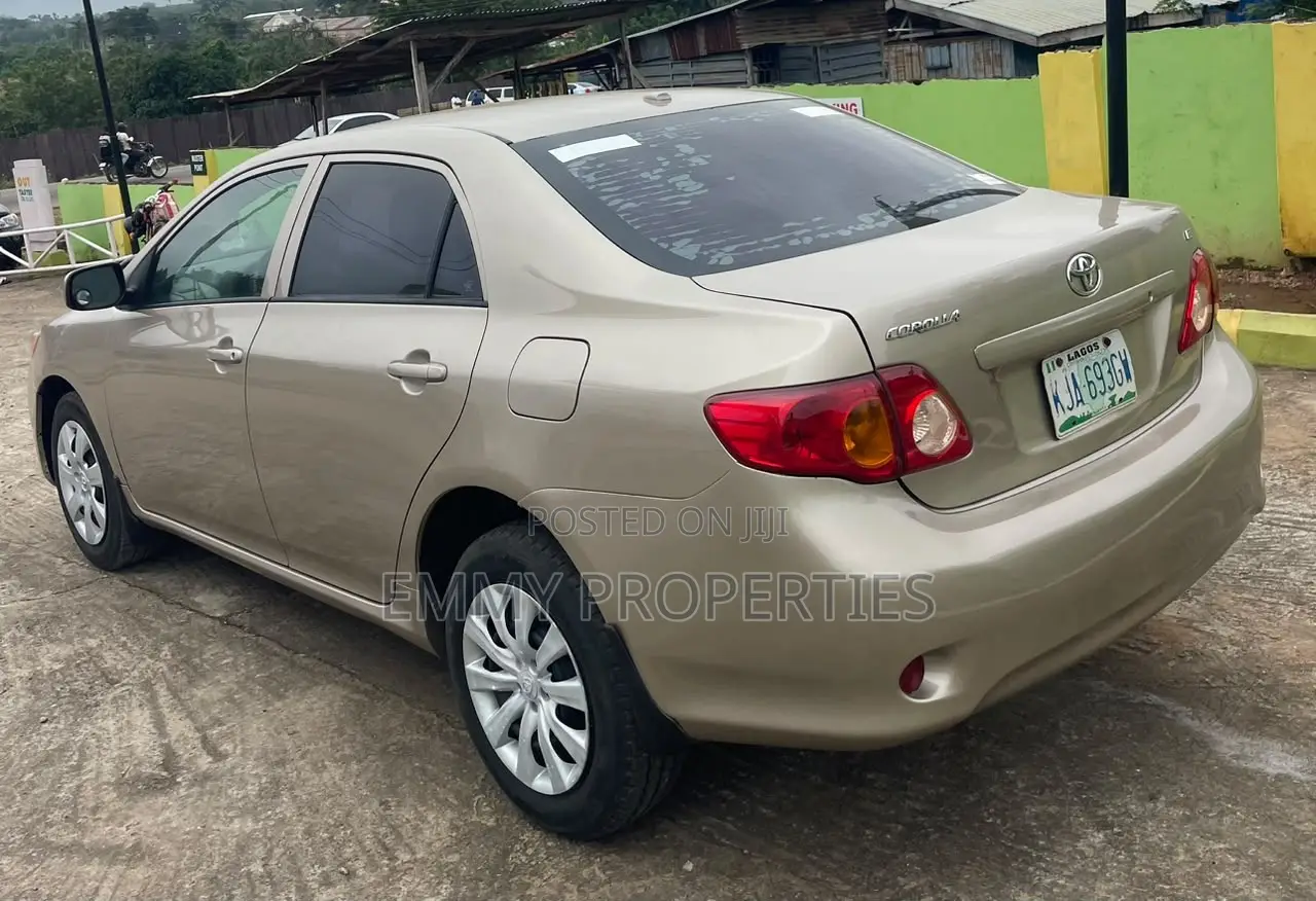Toyota Corolla 2010 Beige