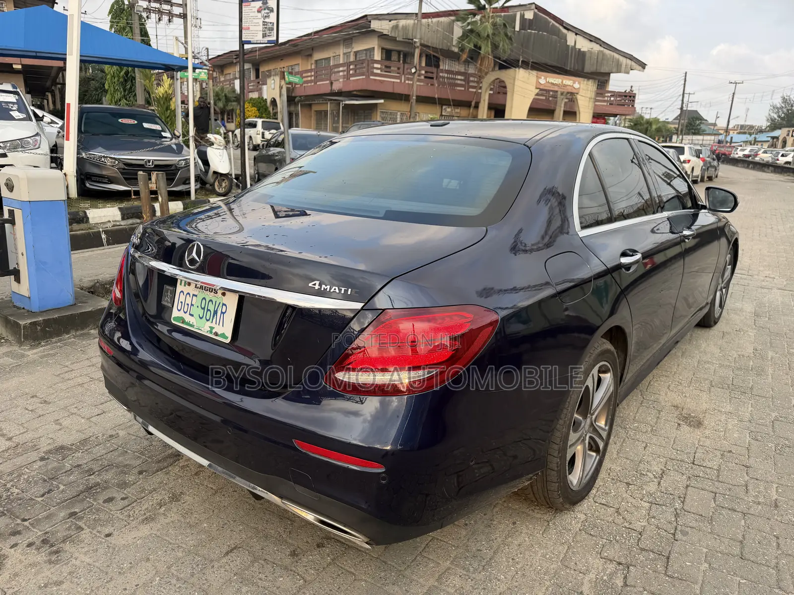 Mercedes-Benz E300 4Matic AWD Sedan (2.0L 4cyl 9A) 2017 Blue