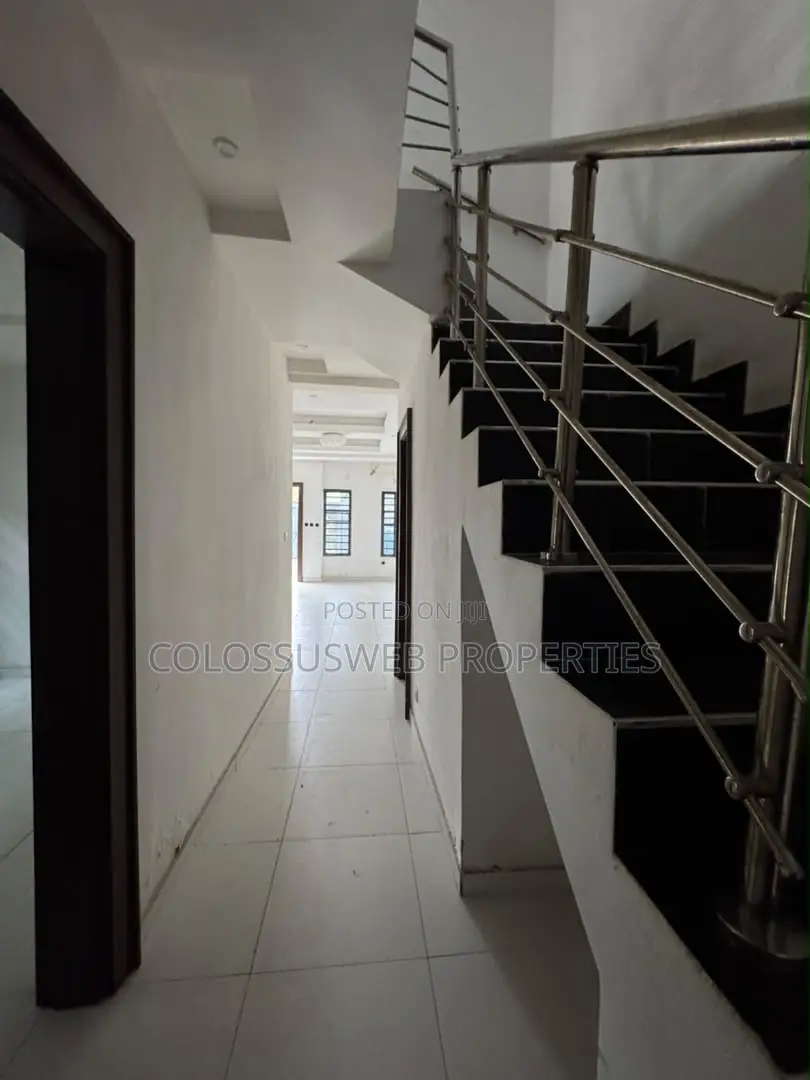 4bdrm Bungalow in Ologolo, Lekki for rent