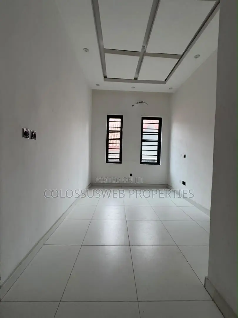 4bdrm Bungalow in Ologolo, Lekki for rent
