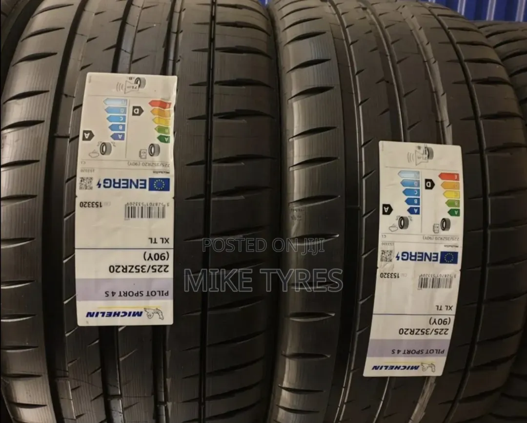 Brand New Michelin Pilot Sport 4 S 225/35r20 90Y