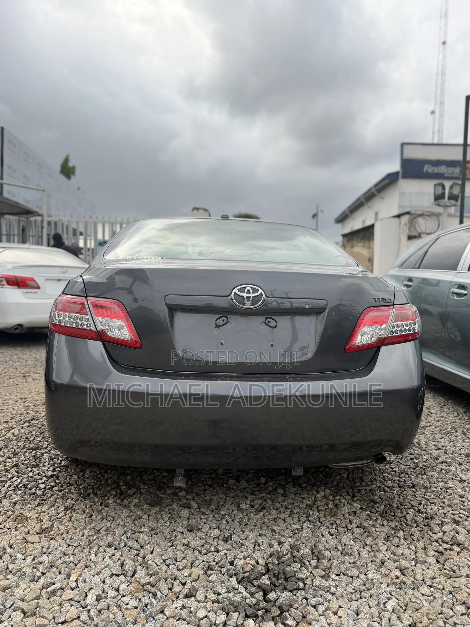 Toyota Camry LE 4dr Sedan (2.5L 4cyl 6A) 2011 Gray
