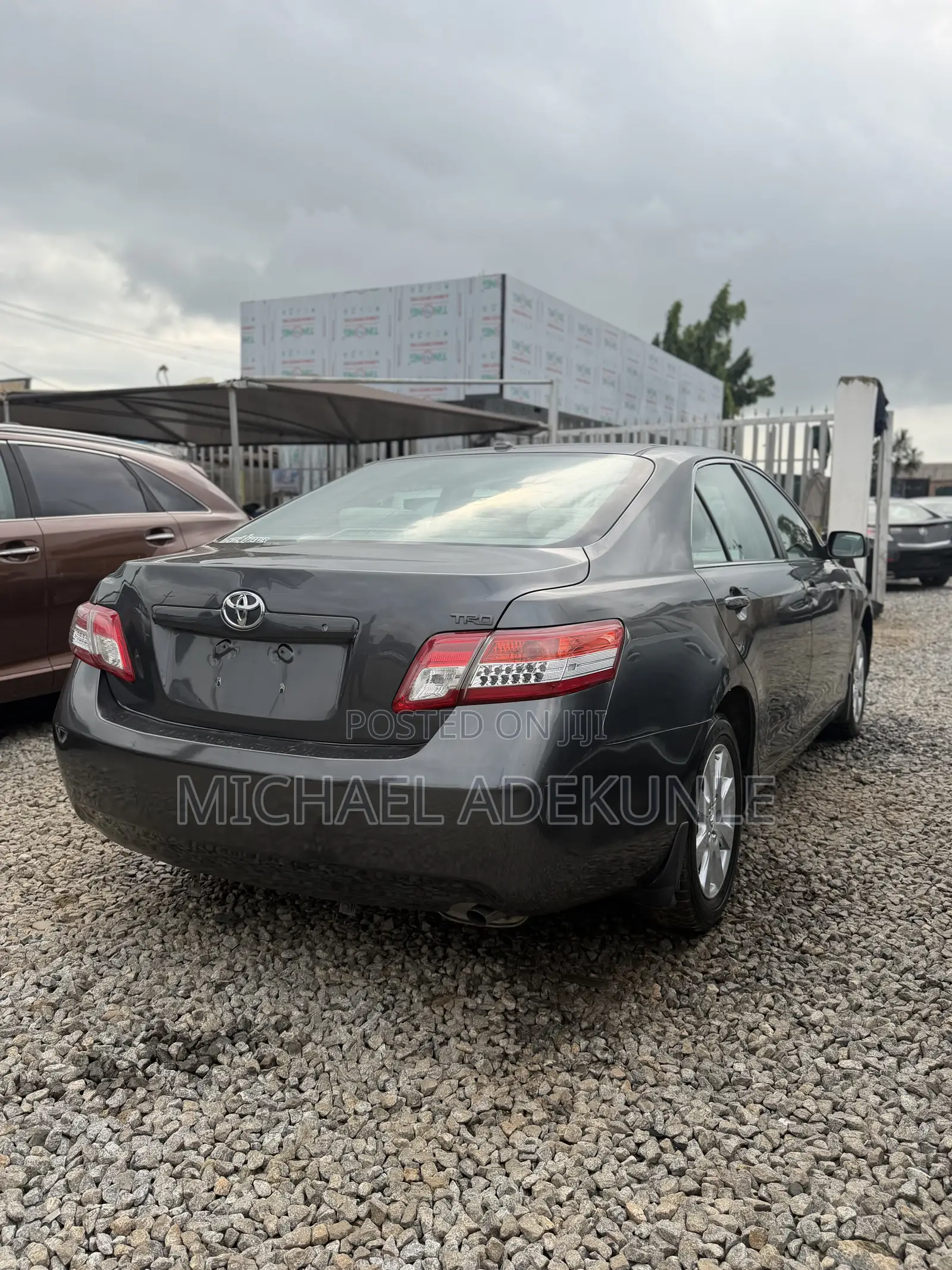 Toyota Camry LE 4dr Sedan (2.5L 4cyl 6A) 2011 Gray