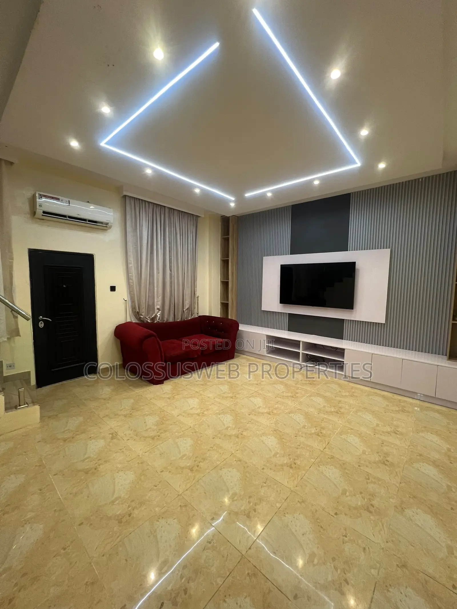 3bdrm Bungalow in Lekki Right Estate for rent