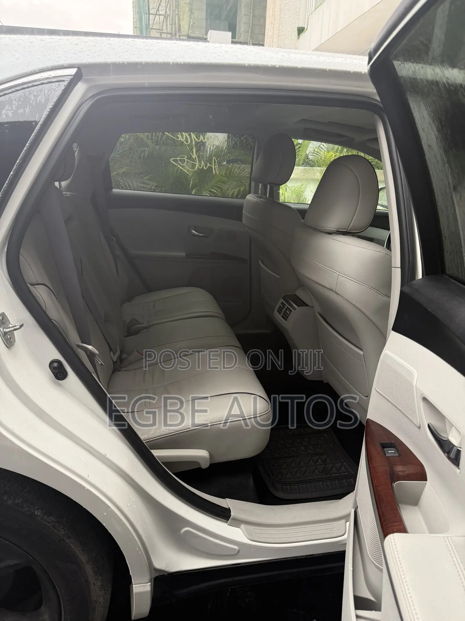 Toyota Venza V6 AWD 2010 White
