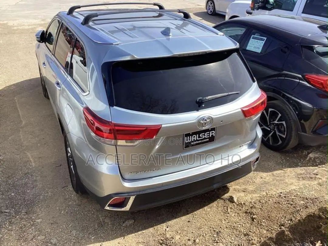 Toyota Highlander Limited Platinum 4x4 V6 (3.5L 6cyl 8A) 2017 Silver