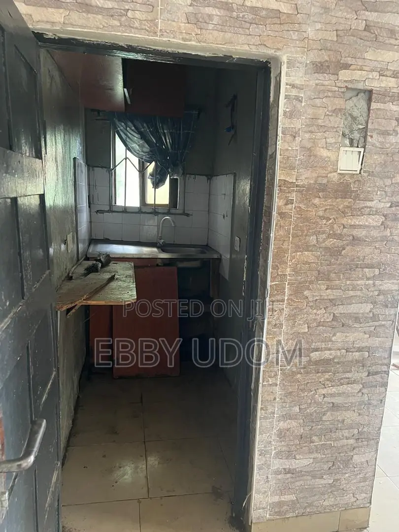Mini Flat in Oba Akran for rent